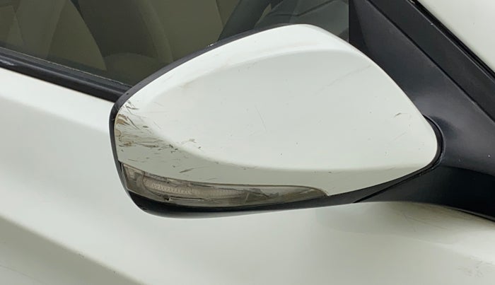 2011 Hyundai Verna FLUIDIC 1.6 VTVT EX, Petrol, Manual, 63,090 km, Right rear-view mirror - Indicator light has minor damage
