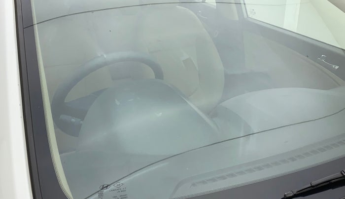 2011 Hyundai Verna FLUIDIC 1.6 VTVT EX, Petrol, Manual, 63,090 km, Front windshield - Minor spot on windshield
