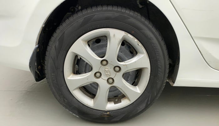 2011 Hyundai Verna FLUIDIC 1.6 VTVT EX, Petrol, Manual, 63,090 km, Right Rear Wheel
