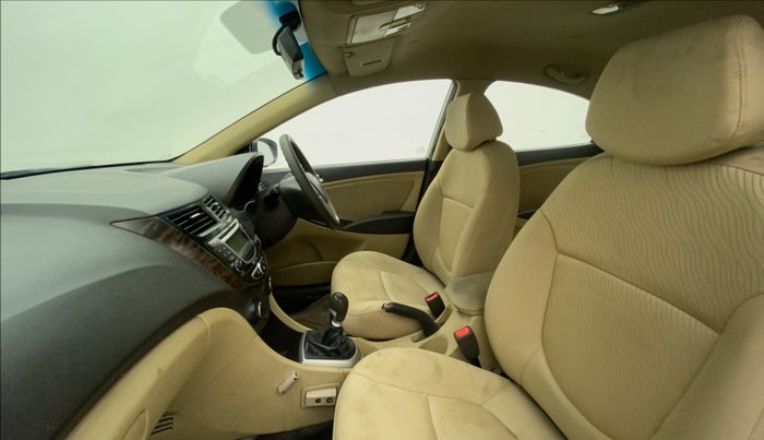 2011 Hyundai Verna FLUIDIC 1.6 VTVT EX, Petrol, Manual, 63,090 km, Right Side Front Door Cabin