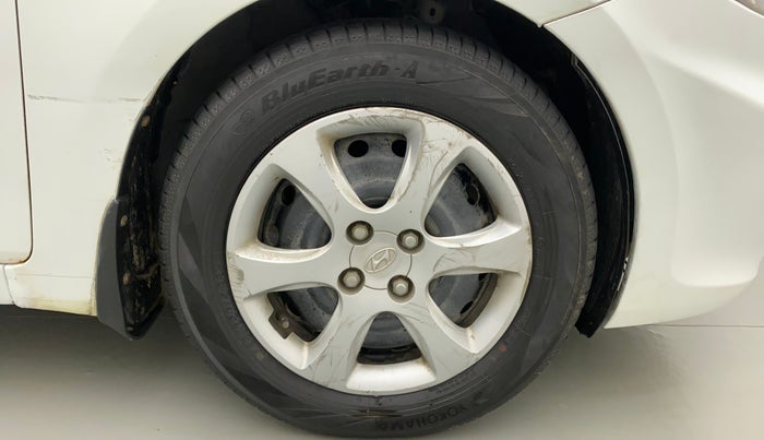 2011 Hyundai Verna FLUIDIC 1.6 VTVT EX, Petrol, Manual, 63,090 km, Right Front Wheel