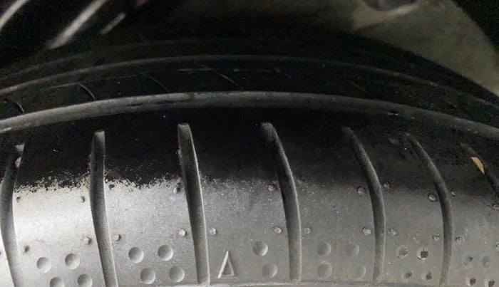 2011 Hyundai Verna FLUIDIC 1.6 VTVT EX, Petrol, Manual, 63,090 km, Left Rear Tyre Tread