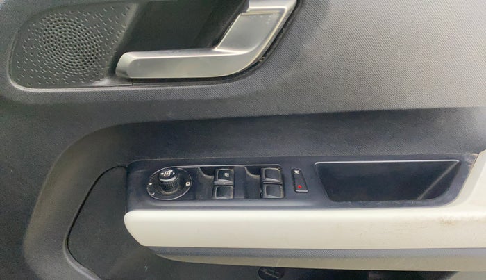 2021 Tata PUNCH CREATIVE  AMT, Petrol, Automatic, 38,091 km, Driver Side Door Panels Control