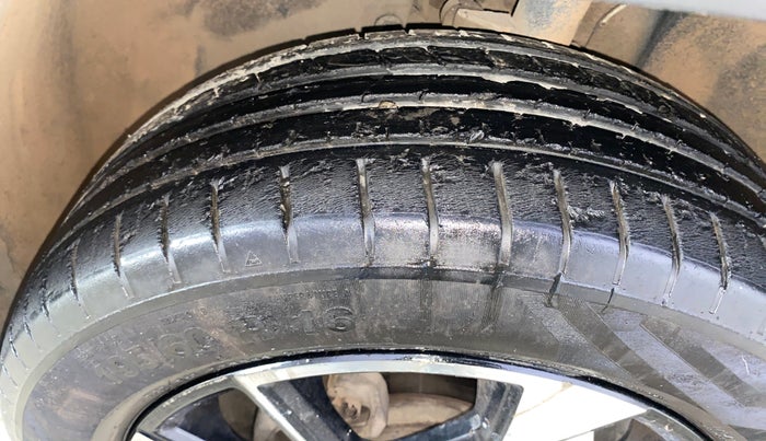 2021 Tata PUNCH CREATIVE  AMT, Petrol, Automatic, 38,091 km, Left Front Tyre Tread