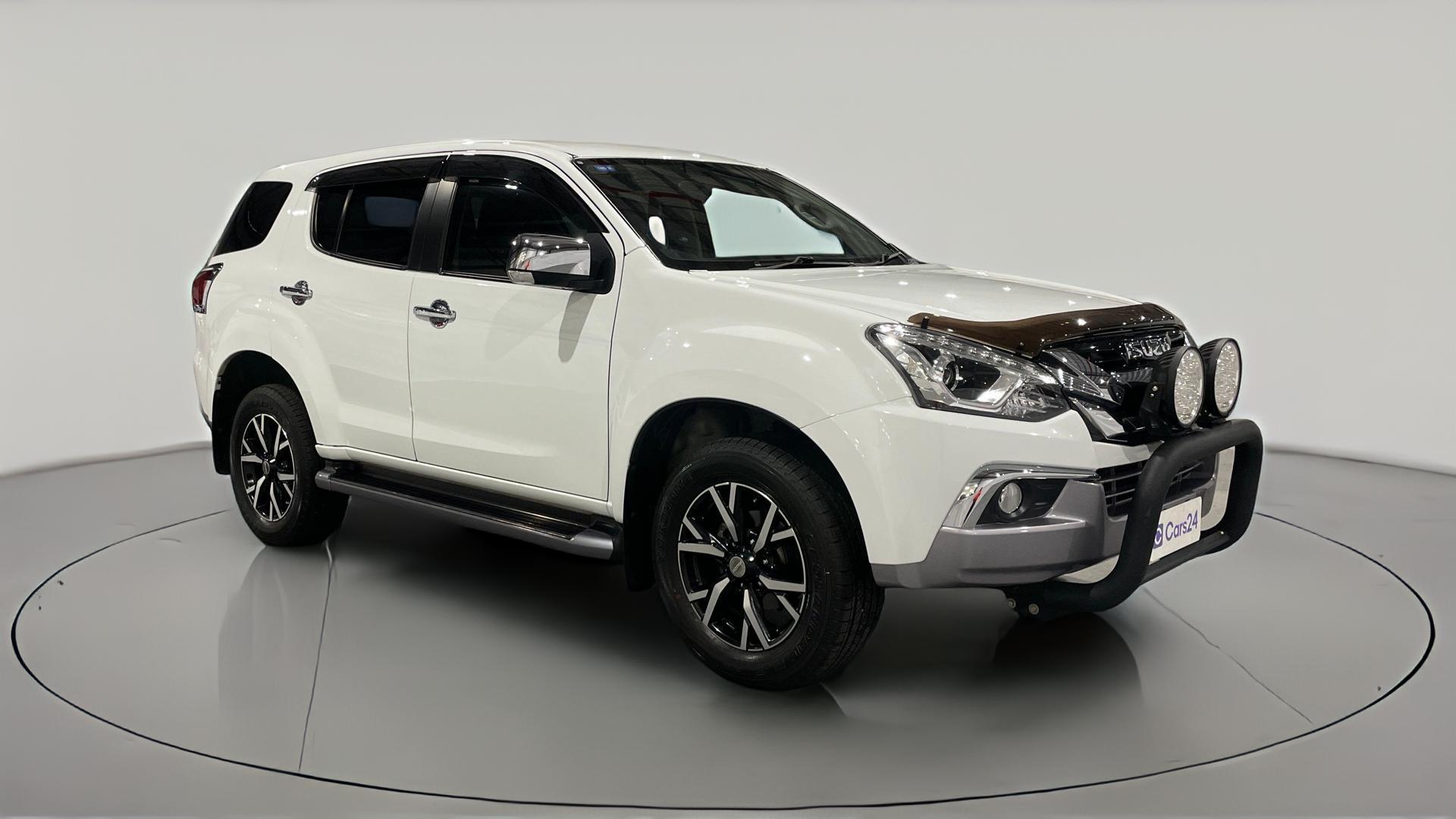 Isuzu MU-X image