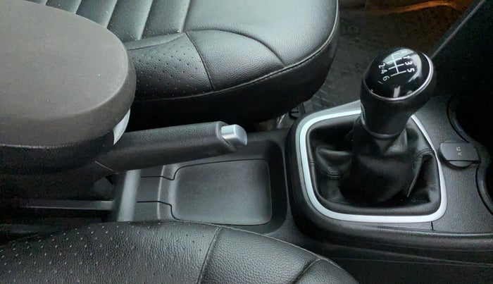 2020 Volkswagen Polo HIGH LINE PLUS 1.0, Petrol, Manual, 22,240 km, Gear Lever