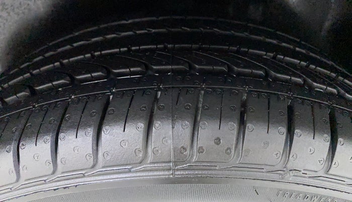 2020 Volkswagen Polo HIGH LINE PLUS 1.0, Petrol, Manual, 22,240 km, Left Rear Tyre Tread
