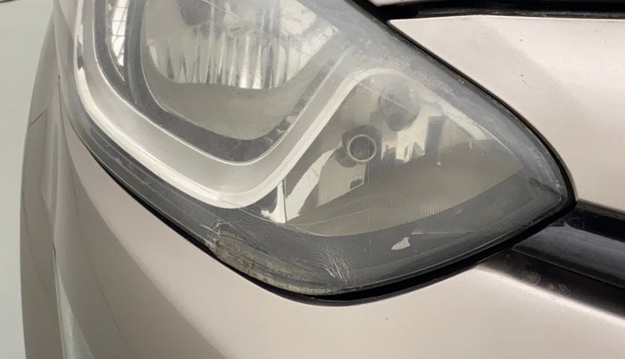 2013 Hyundai i20 SPORTZ 1.4 CRDI, Diesel, Manual, 1,15,441 km, Right headlight - Minor damage