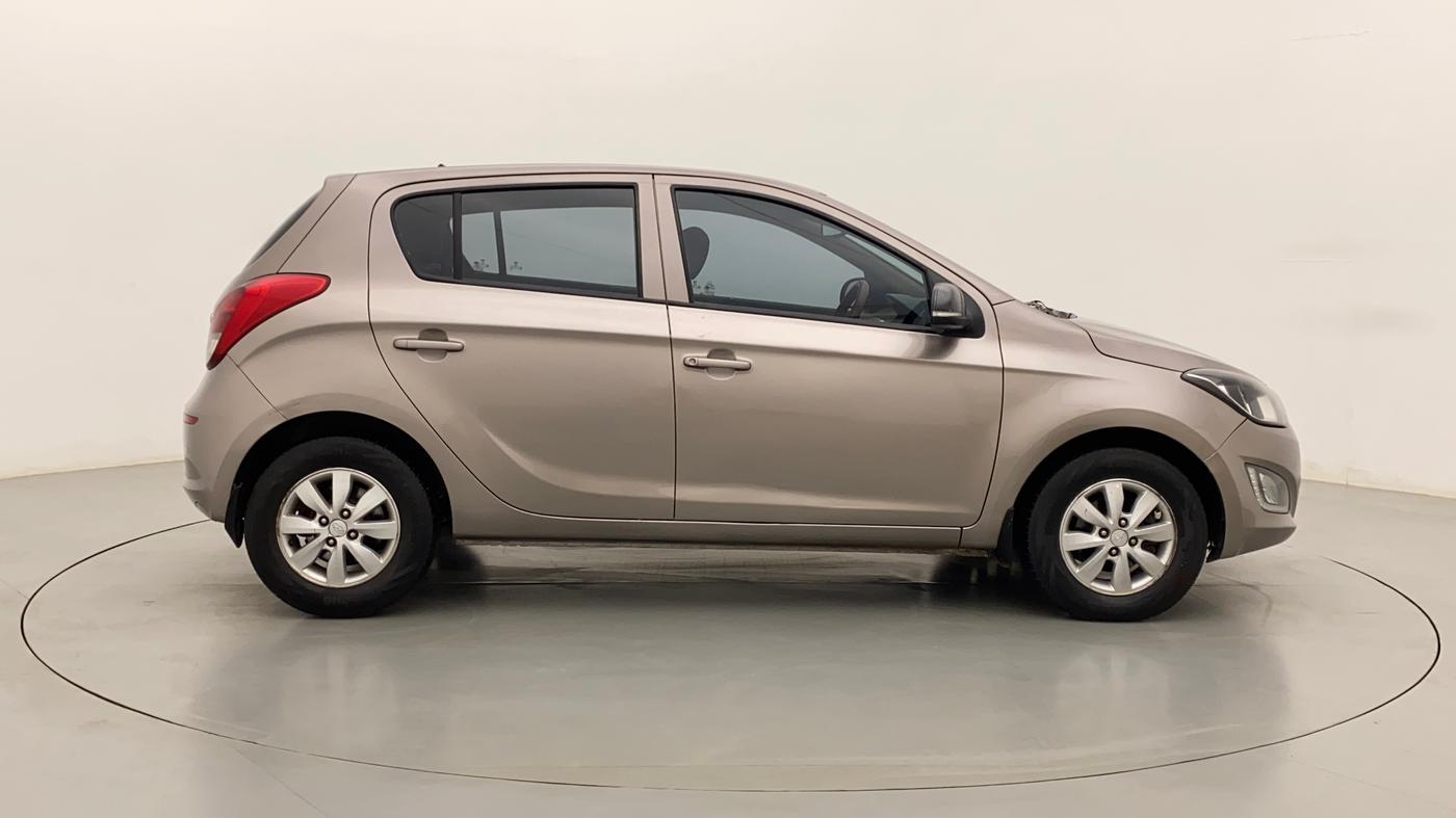 2013 Hyundai i20 SPORTZ 1.4 CRDI, Diesel, Manual, 1,15,441 km, Right Side View