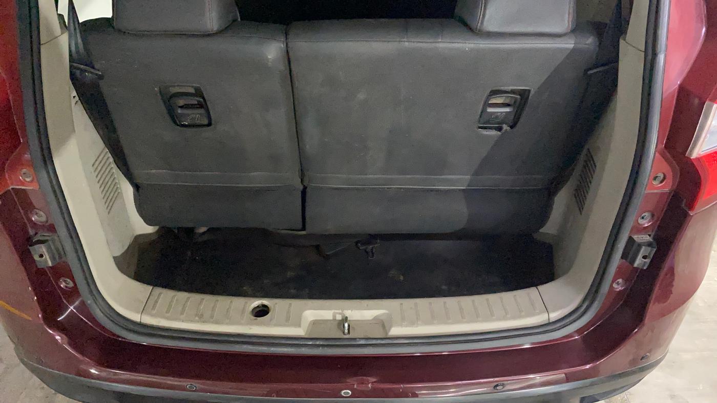 2018 Mahindra MARAZZO M2 8 STR, Diesel, Manual, 73,171 km, Boot Inside