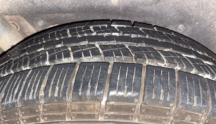 2018 Mahindra MARAZZO M2 8 STR, Diesel, Manual, 73,418 km, Right Rear Tyre Tread