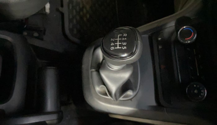 2018 Mahindra MARAZZO M2 8 STR, Diesel, Manual, 73,418 km, Gear Lever