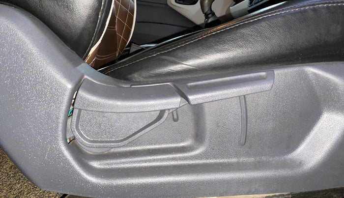 2021 Hyundai AURA S 1.2 CNG, CNG, Manual, 74,601 km, Driver Side Adjustment Panel