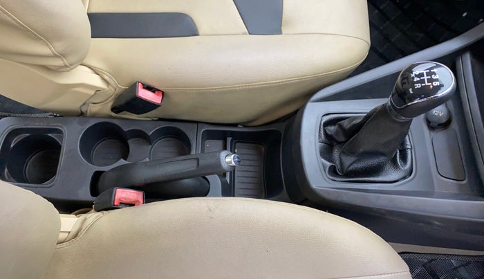 2018 Ford Figo Aspire TITANIUM 1.2 PETROL, Petrol, Manual, 44,995 km, Gear Lever