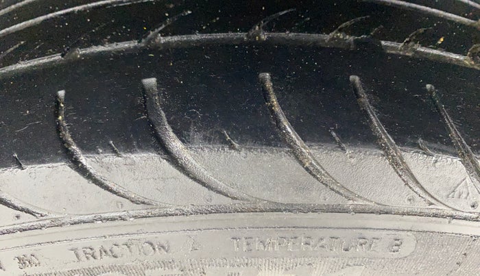 2018 Ford Figo Aspire TITANIUM 1.2 PETROL, Petrol, Manual, 44,995 km, Left Rear Tyre Tread