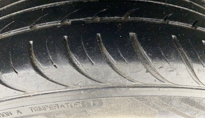 2018 Ford Figo Aspire TITANIUM 1.2 PETROL, Petrol, Manual, 44,995 km, Right Rear Tyre Tread