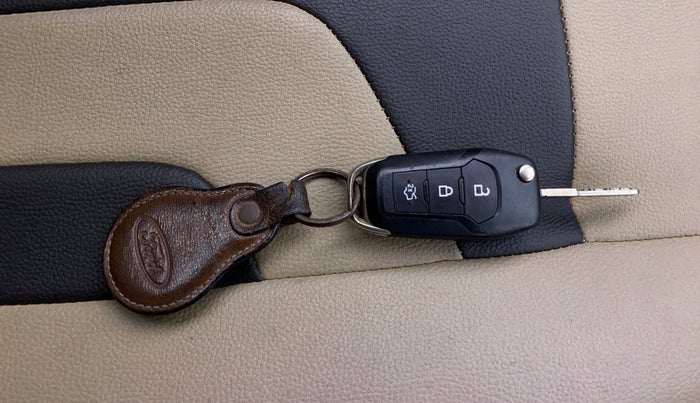 2018 Ford Figo Aspire TITANIUM 1.2 PETROL, Petrol, Manual, 44,995 km, Key Close Up