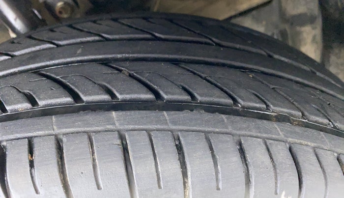 2017 Maruti Baleno DELTA PETROL 1.2, Petrol, Manual, 90,351 km, Right Front Tyre Tread