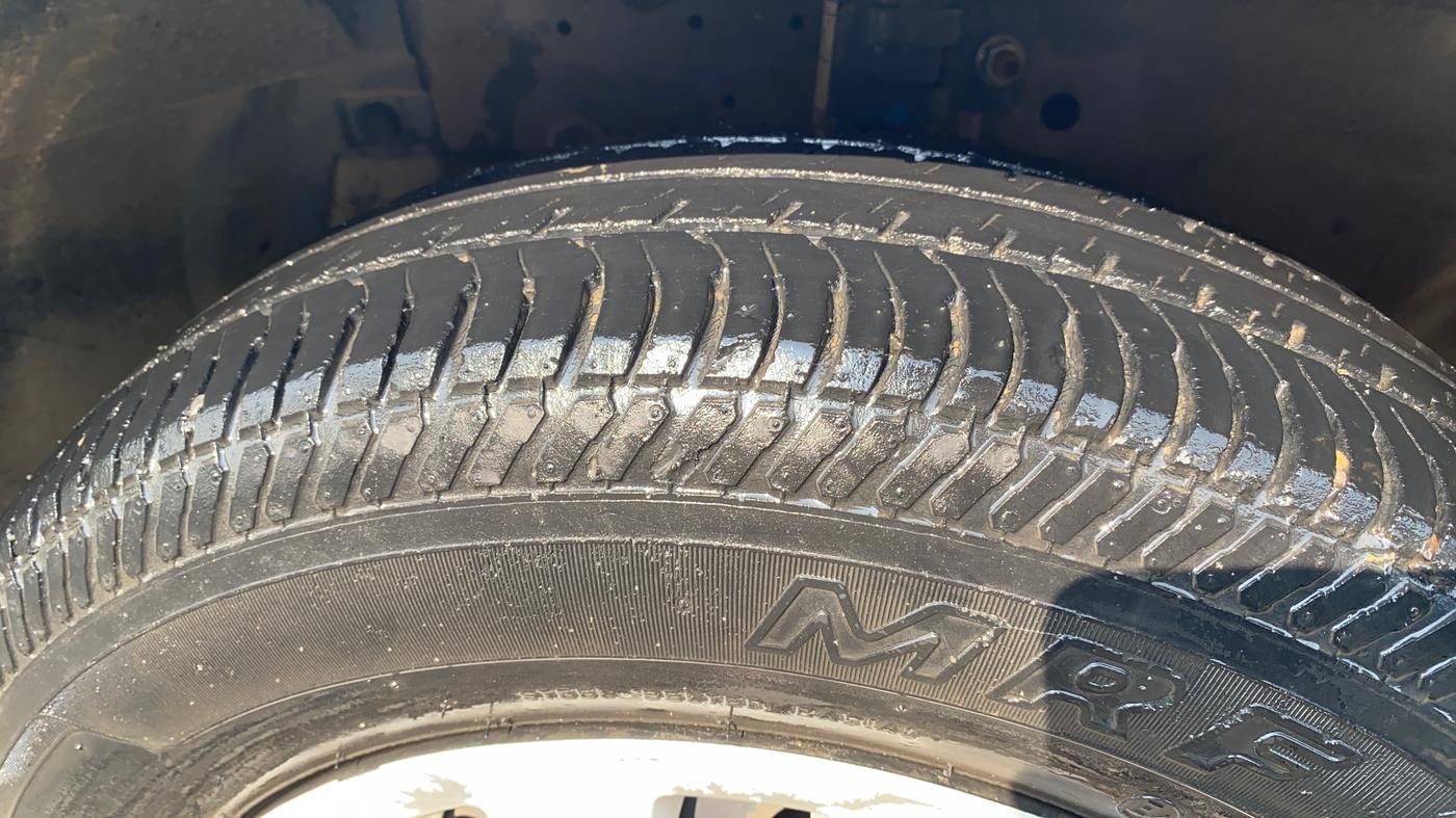 2016 Maruti Swift Dzire VXI, Petrol, Manual, 49,097 km, Left Front Tyre Tread