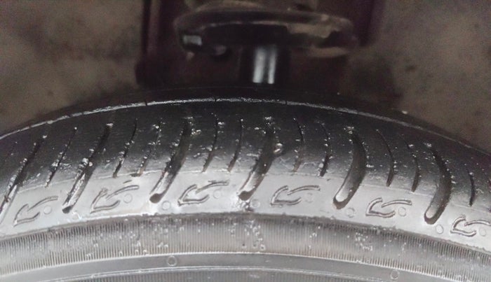 2018 Tata TIAGO NRG PETROL, Petrol, Manual, 61,623 km, Left Front Tyre Tread