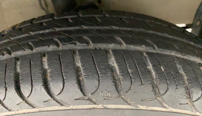 2010 Maruti Swift Dzire VDI, Diesel, Manual, 68,653 km, Right Front Tyre Tread