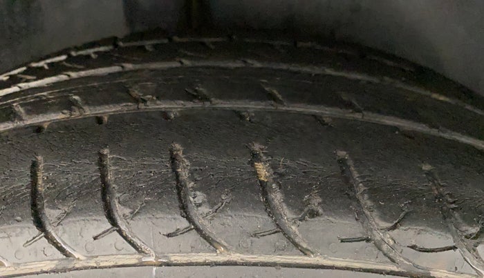 2010 Maruti Swift Dzire VDI, Diesel, Manual, 68,653 km, Right Rear Tyre Tread