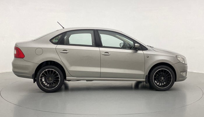 2015 Skoda Rapid 1.5 TDI AT ELEGANCE PLUS, Diesel, Automatic, 48,693 km, Right Side View