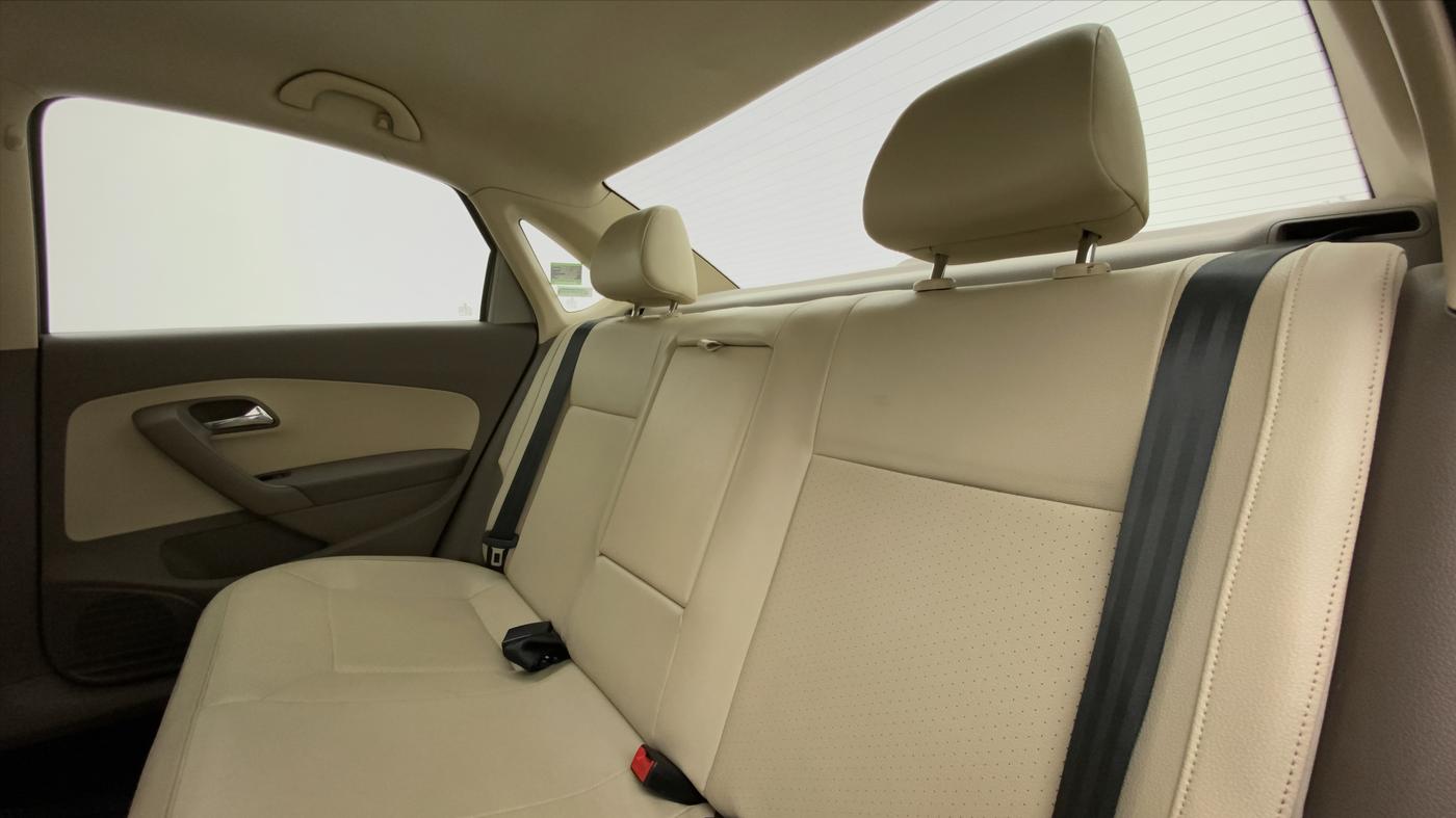 2015 Skoda Rapid 1.5 TDI AT ELEGANCE PLUS, Diesel, Automatic, 48,693 km, Right Side Rear Door Cabin