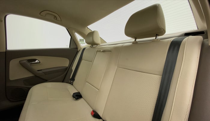 2015 Skoda Rapid 1.5 TDI AT ELEGANCE PLUS, Diesel, Automatic, 48,693 km, Right Side Rear Door Cabin
