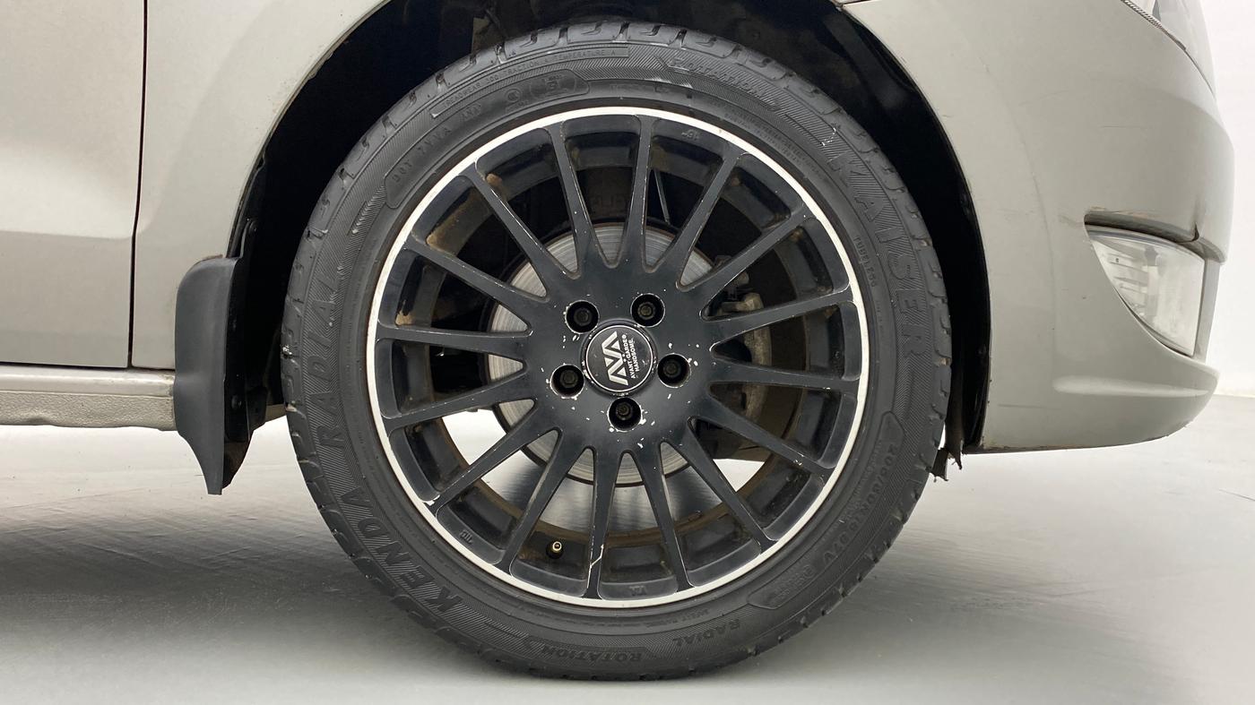 2015 Skoda Rapid 1.5 TDI AT ELEGANCE PLUS, Diesel, Automatic, 48,693 km, Right Front Wheel