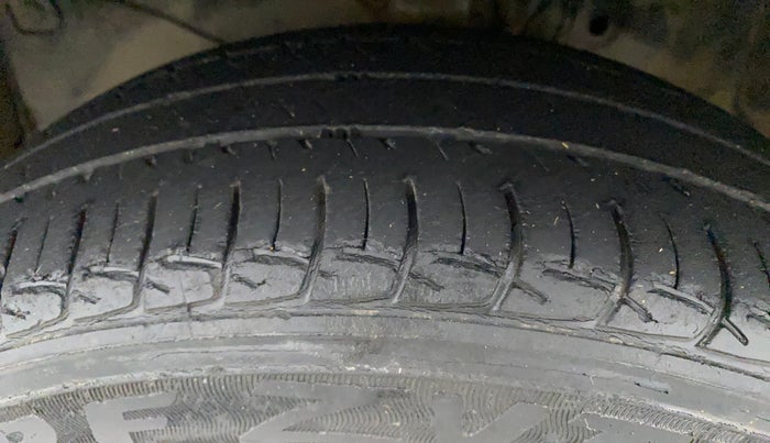 2017 Honda Amaze 1.2L I-VTEC VX, Petrol, Manual, 31,654 km, Left Front Tyre Tread