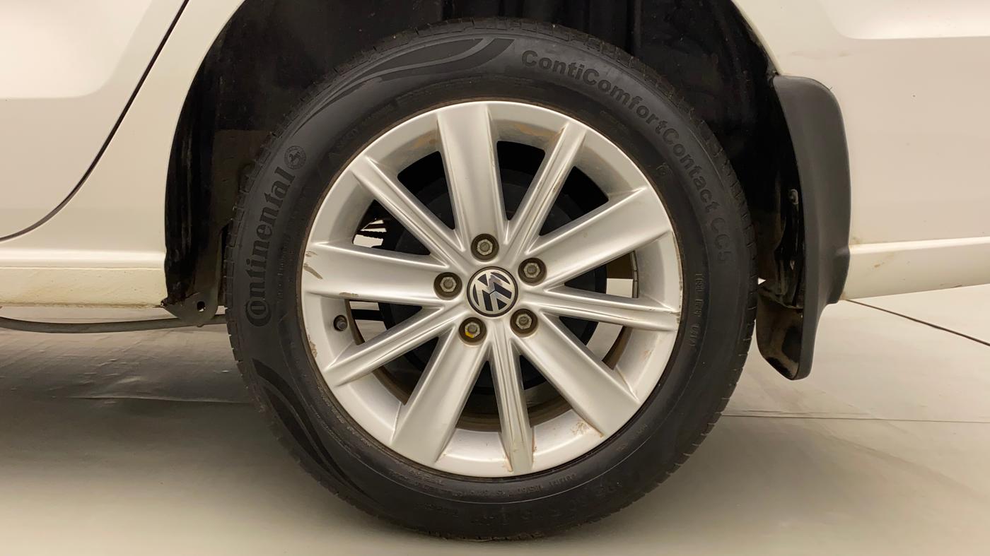 2017 Volkswagen Vento HIGHLINE PLUS 1.2 AT 16 ALLOY, Petrol, Automatic, 24,543 km, Left Rear Wheel