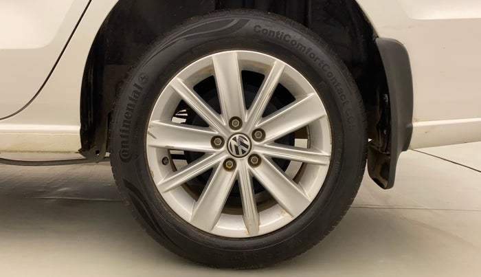 2017 Volkswagen Vento HIGHLINE PLUS 1.2 AT 16 ALLOY, Petrol, Automatic, 24,543 km, Left Rear Wheel