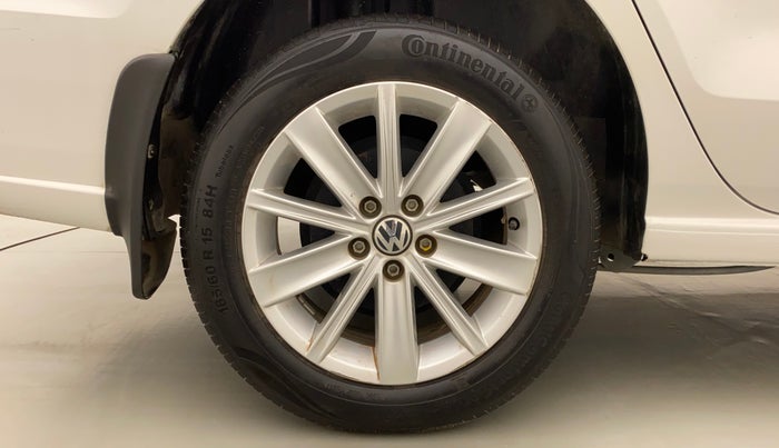 2017 Volkswagen Vento HIGHLINE PLUS 1.2 AT 16 ALLOY, Petrol, Automatic, 24,543 km, Right Rear Wheel