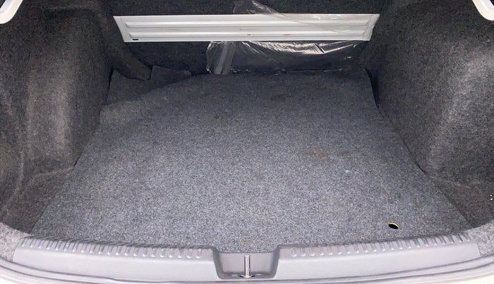 2017 Volkswagen Vento HIGHLINE PLUS 1.2 AT 16 ALLOY, Petrol, Automatic, 24,543 km, Boot Inside