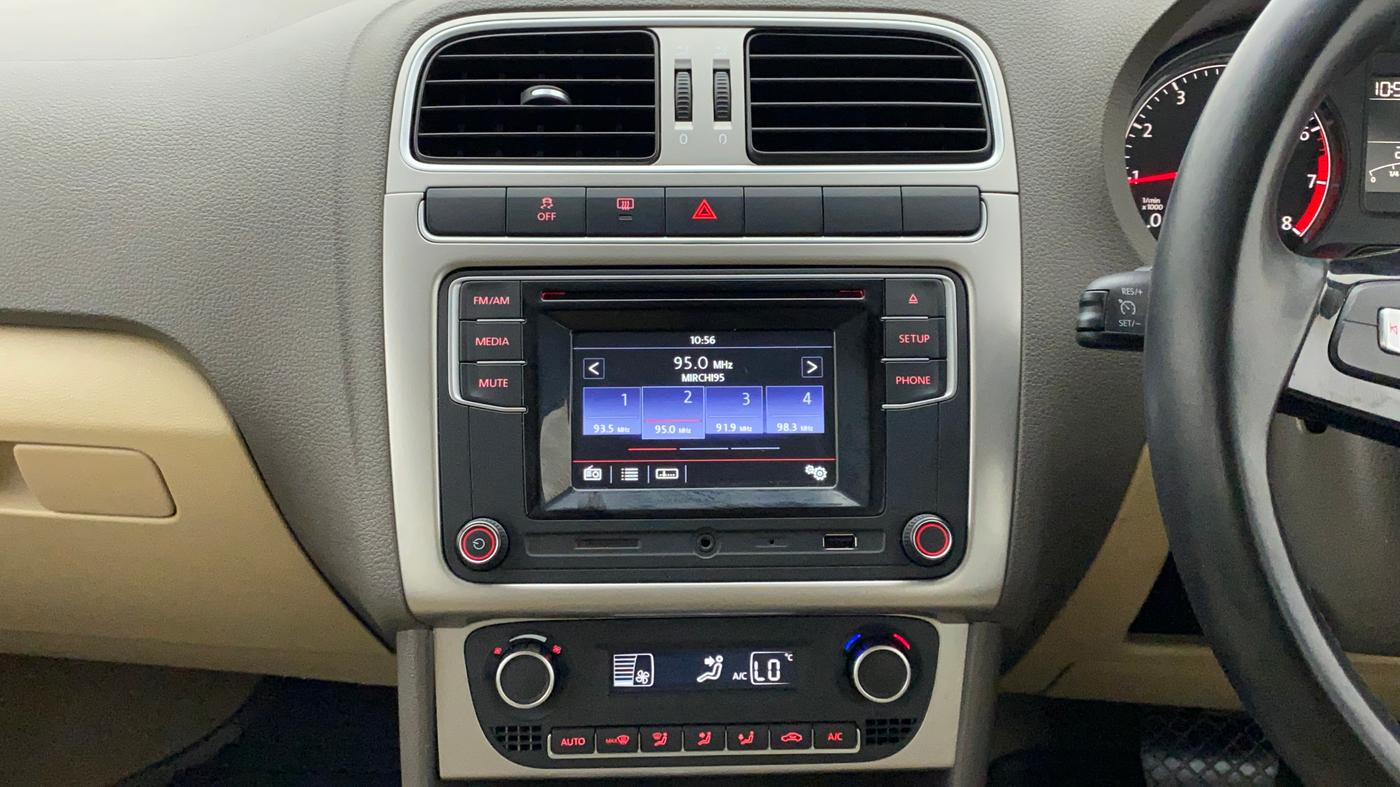 2017 Volkswagen Vento HIGHLINE PLUS 1.2 AT 16 ALLOY, Petrol, Automatic, 24,543 km, Air Conditioner