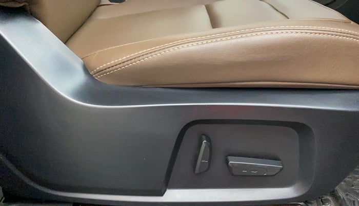 2021 Tata Harrier XZA PLUS 2.0L DUAL TONE, Diesel, Automatic, 18,232 km, Driver Side Adjustment Panel