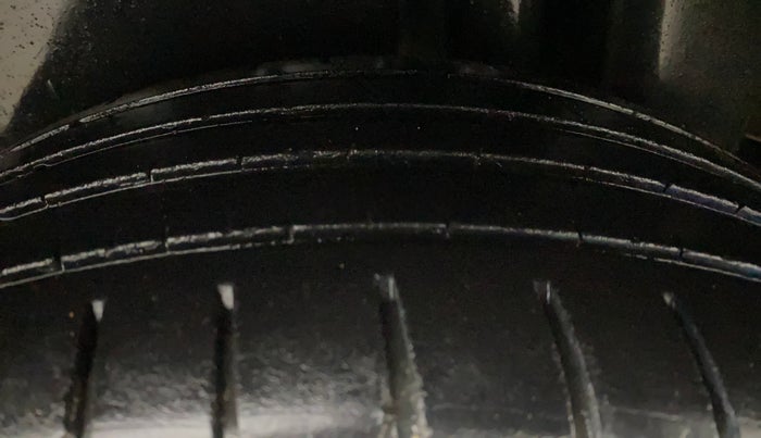2018 Maruti Ciaz ALPHA  AT 1.5 SHVS PETROL, Petrol, Automatic, 58,671 km, Left Rear Tyre Tread