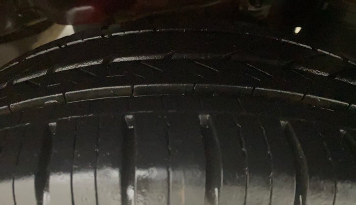 2017 Hyundai Eon SPORTZ, Petrol, Manual, 16,551 km, Left Rear Tyre Tread