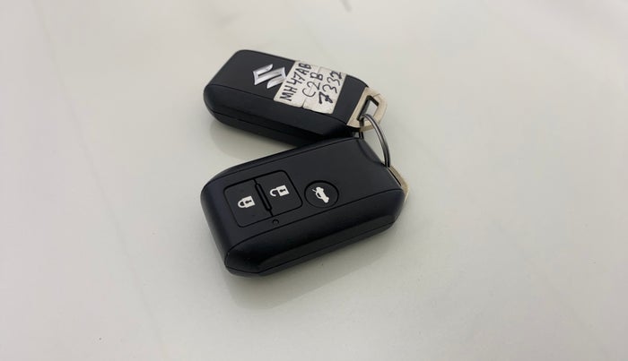 2018 Maruti Dzire ZXI AMT, Petrol, Automatic, 30,696 km, Key Close Up