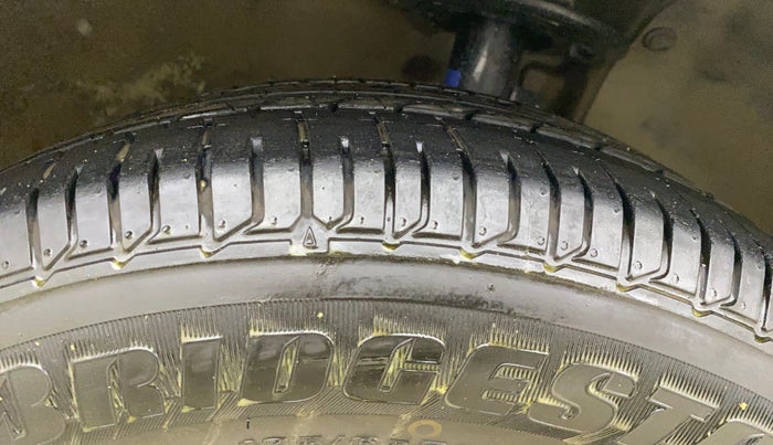 2018 Maruti Dzire ZXI AMT, Petrol, Automatic, 30,696 km, Right Front Tyre Tread