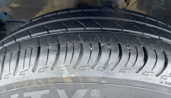 2019 Maruti S PRESSO VXI PLUS, Petrol, Manual, 28,747 km, Left Front Tyre Tread
