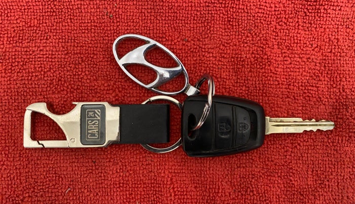 2018 Hyundai Xcent S 1.2, Petrol, Manual, 34,634 km, Key Close Up