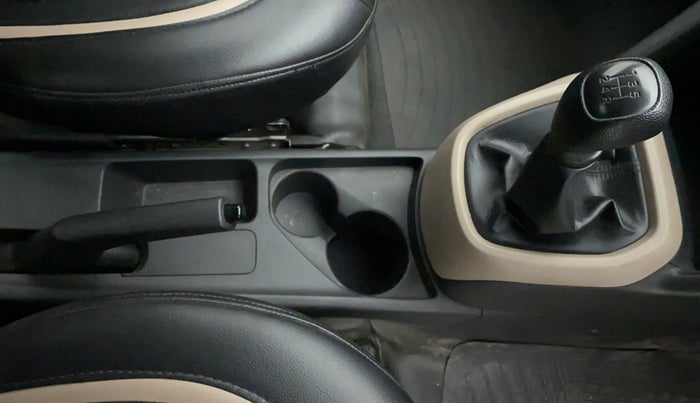 2018 Hyundai Xcent S 1.2, Petrol, Manual, 34,634 km, Gear Lever