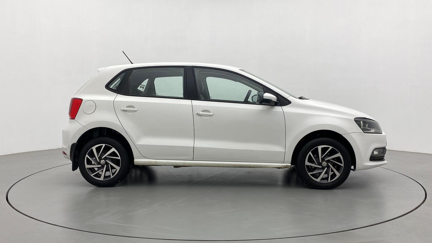 2017 Volkswagen Polo COMFORTLINE 1.2L, Petrol, Manual, 83,579 km, Right Side View