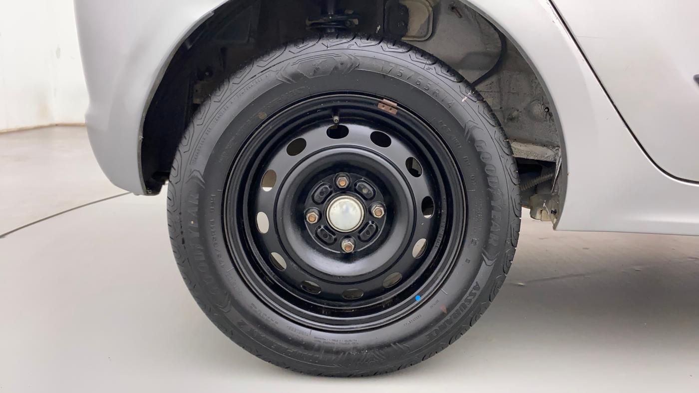 2016 Tata Tiago XZ PETROL, Petrol, Manual, 95,312 km, Right Rear Wheel