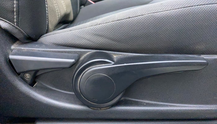 2016 Tata Tiago XZ PETROL, Petrol, Manual, 95,312 km, Driver Side Adjustment Panel
