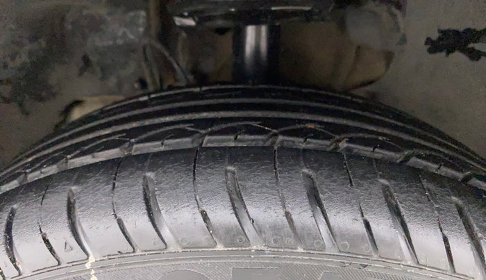 2016 Tata Tiago XZ PETROL, Petrol, Manual, 95,312 km, Left Front Tyre Tread