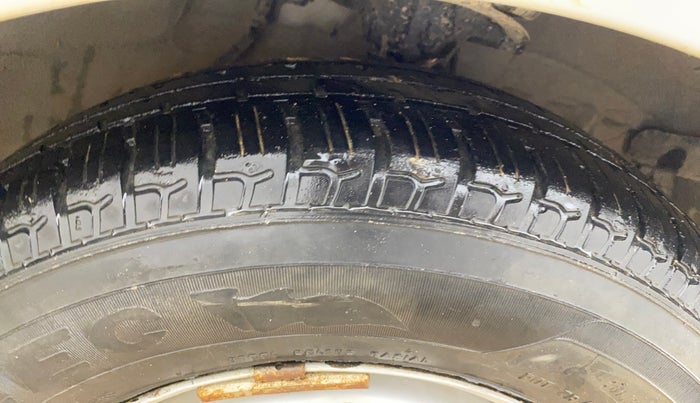 2015 Hyundai i10 MAGNA 1.1, Petrol, Manual, 32,420 km, Right Front Tyre Tread