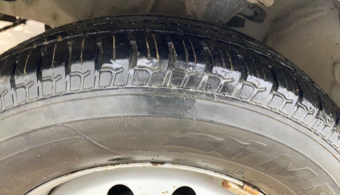 2015 Hyundai i10 MAGNA 1.1, Petrol, Manual, 32,420 km, Left Front Tyre Tread